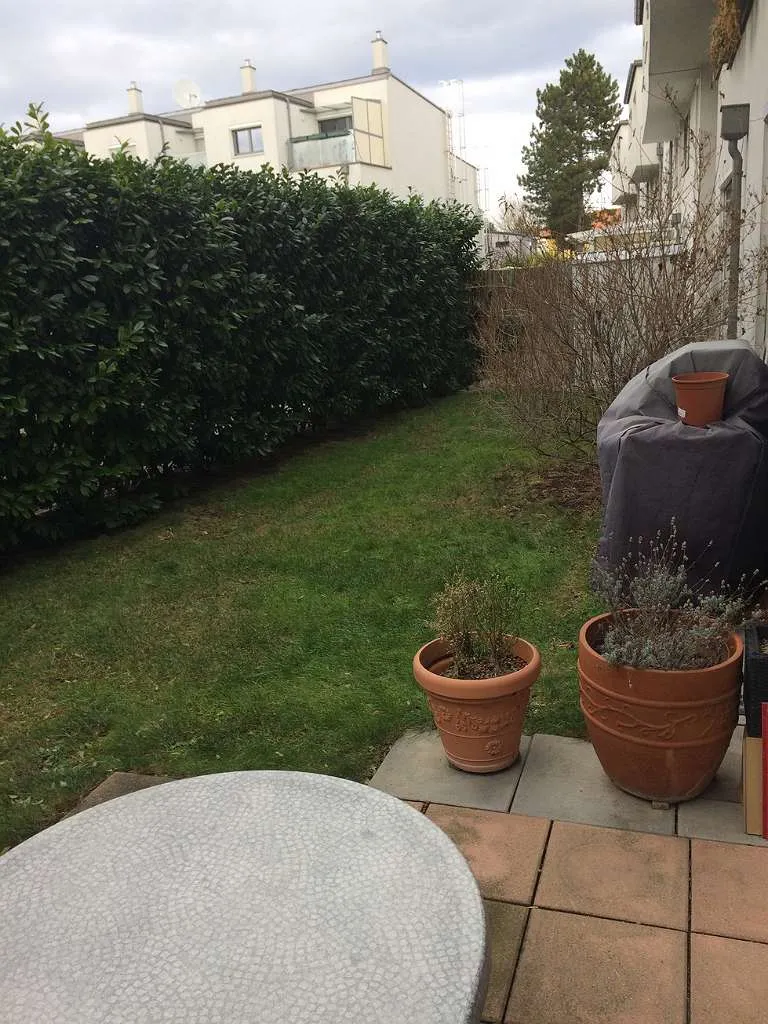 Ruhige 3-Zimmer-Gartenwohnung mit Tiefgarage in 1220 Wien - Polgarstraße-Wohnfläche 67,57 m², Garten 78,89 m², Baujahr 2007 - Ansicht 3
