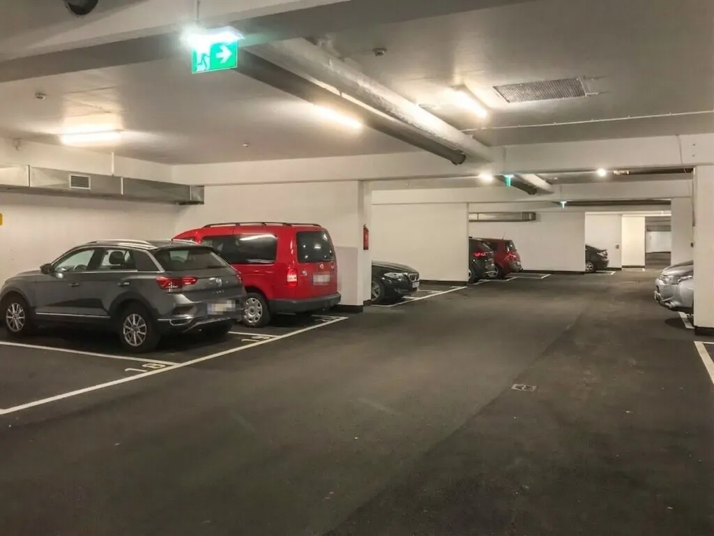 PROVISIONSFREI VOM EIGENTÜMER! HIETZING! TIEFGARAGENPLATZ NÄHE U4!, Wien