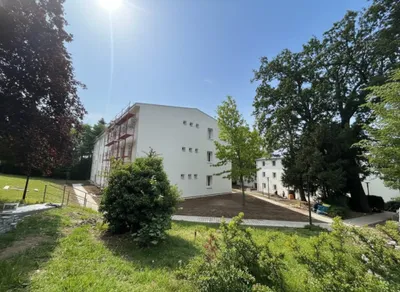 1190! 3-Zimmer-Wohnung mit Loggia in Grünruhelage ab September 26! ERSTBEZUG NACH GENERALSANIERUNG!