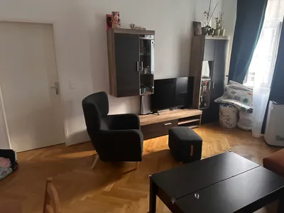 Helle, möblierte Wohnung in guter Lage