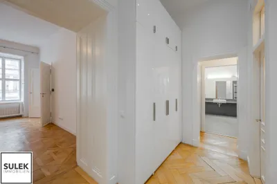 **VIDEOBESICHTIGUNG** Wohnen in der Innenstadt: 5-Zimmer Wohnung in Top Lage - zwischen Schwedenplatz und Stephansplatz; ab sofort! – Bild 2