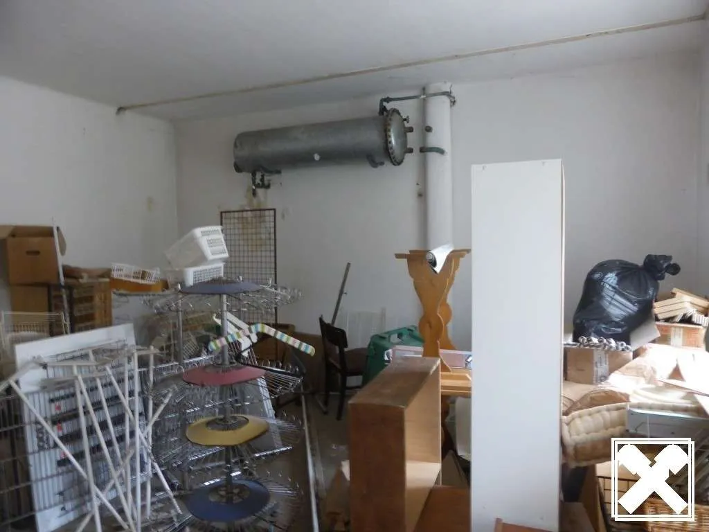 WOHNHAUS IN ZENTRUMSLAGE MIT VIEL GRUND – pohled 3