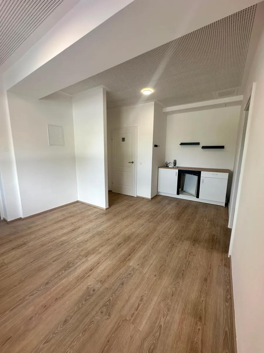Büro-, Praxis- oder Geschäftsräume im EG zu vermieten | ca. 90m² |Parkplatz - Ansicht 2