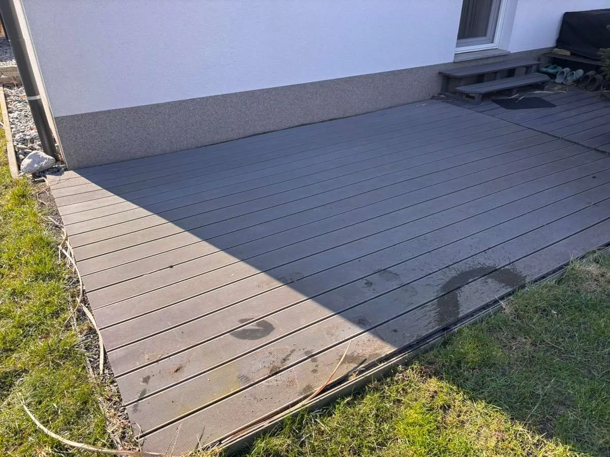WPC Terrassendielen massiv für Terrasse ca. 4x3 m grau, gebraucht, Komplettset, € 150,- (1220 Wien)