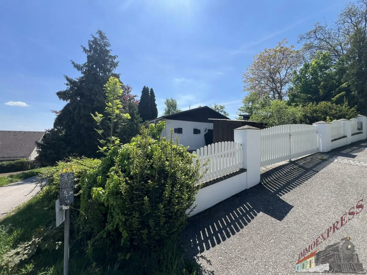 Großzügig. Schön. Einzigartig. Eigentum auf 1010 m² Grund! - Ansicht 2