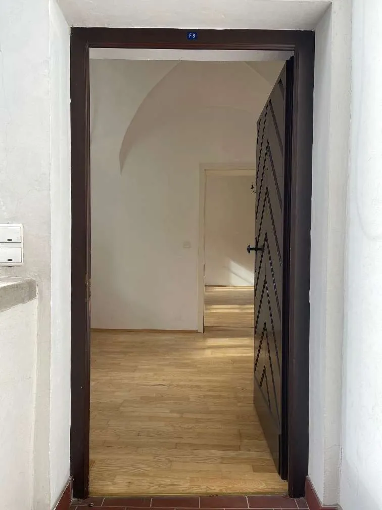 Wohnung am Welser Stadtplatz mit Blick in einen schönen Arkadenhof zu vermieten! - Ansicht 3