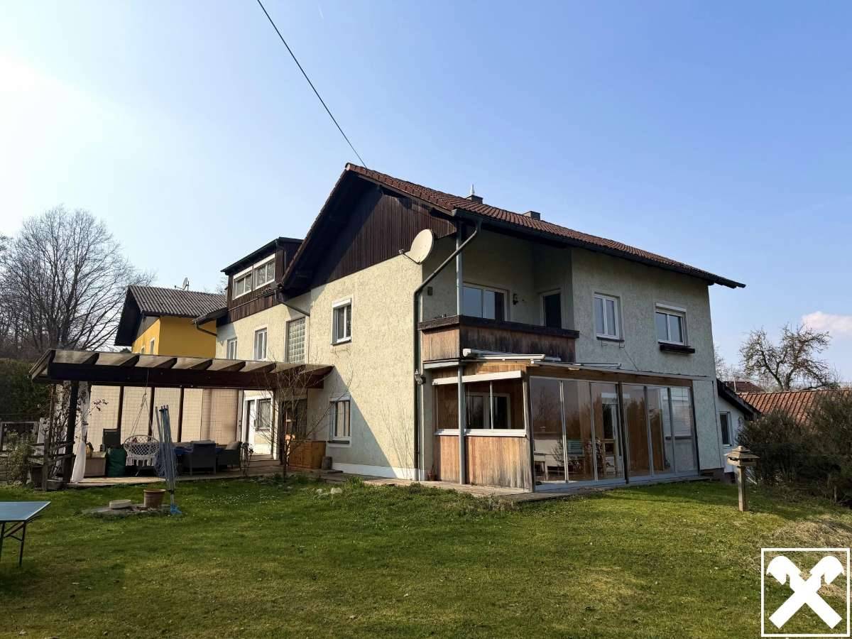 Mehrfamilienhaus mit kompaktem Garten - Ansicht 2