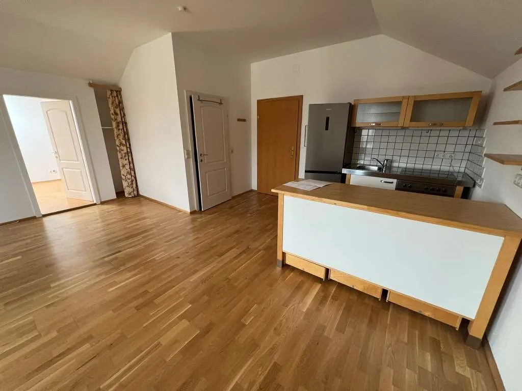 Charmante Mietwohnung mit großzügigem Wohnbereich in Bruck an der Mur - Widok 2