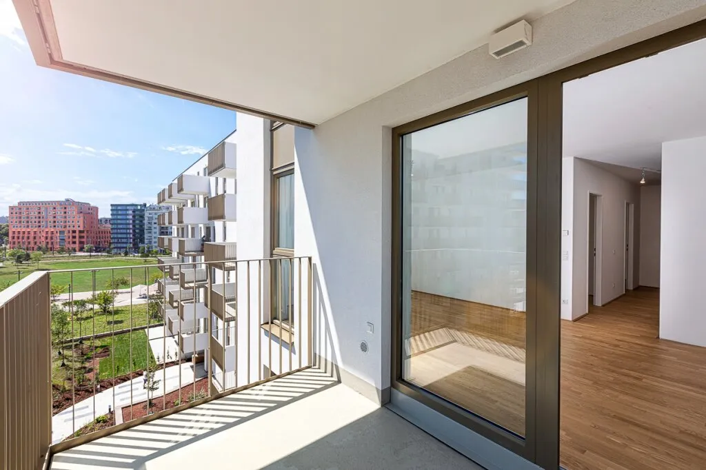 * ADELE * Neuwertige 3-Zimmer-Wohnung mit Balkon inkl. Pool, Fitnessraum & Dachterrasse! - Ansicht 2