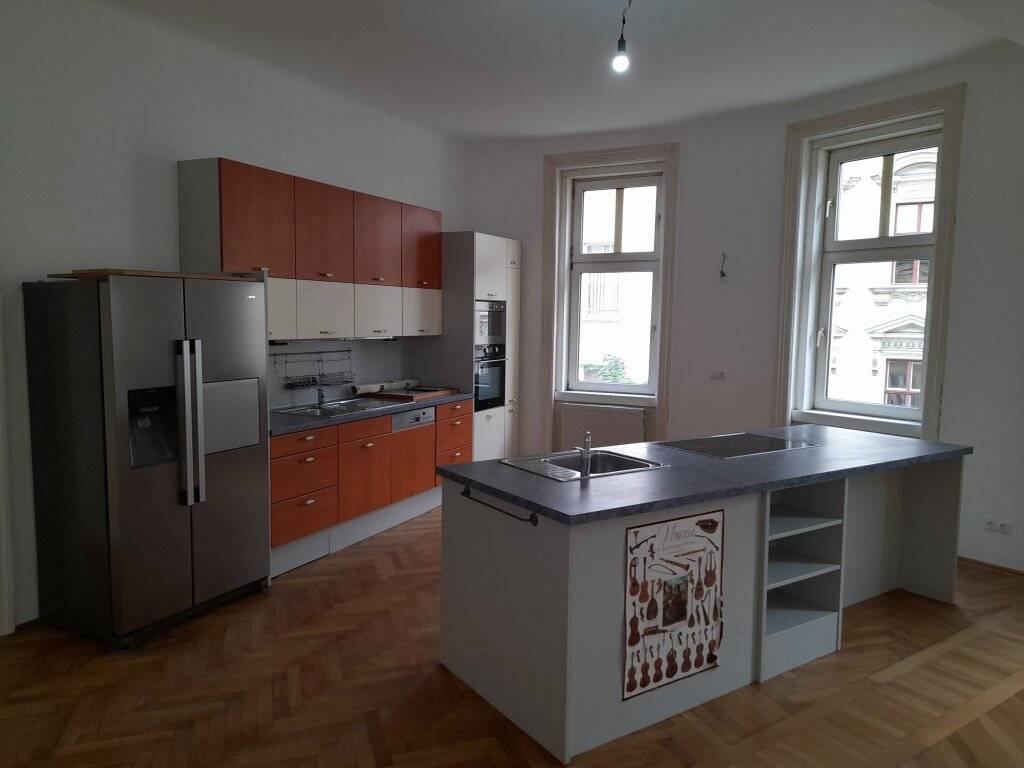Familienfreundliche 5-Zimmer Wohnung direkt in der Währinger Straße, Wien