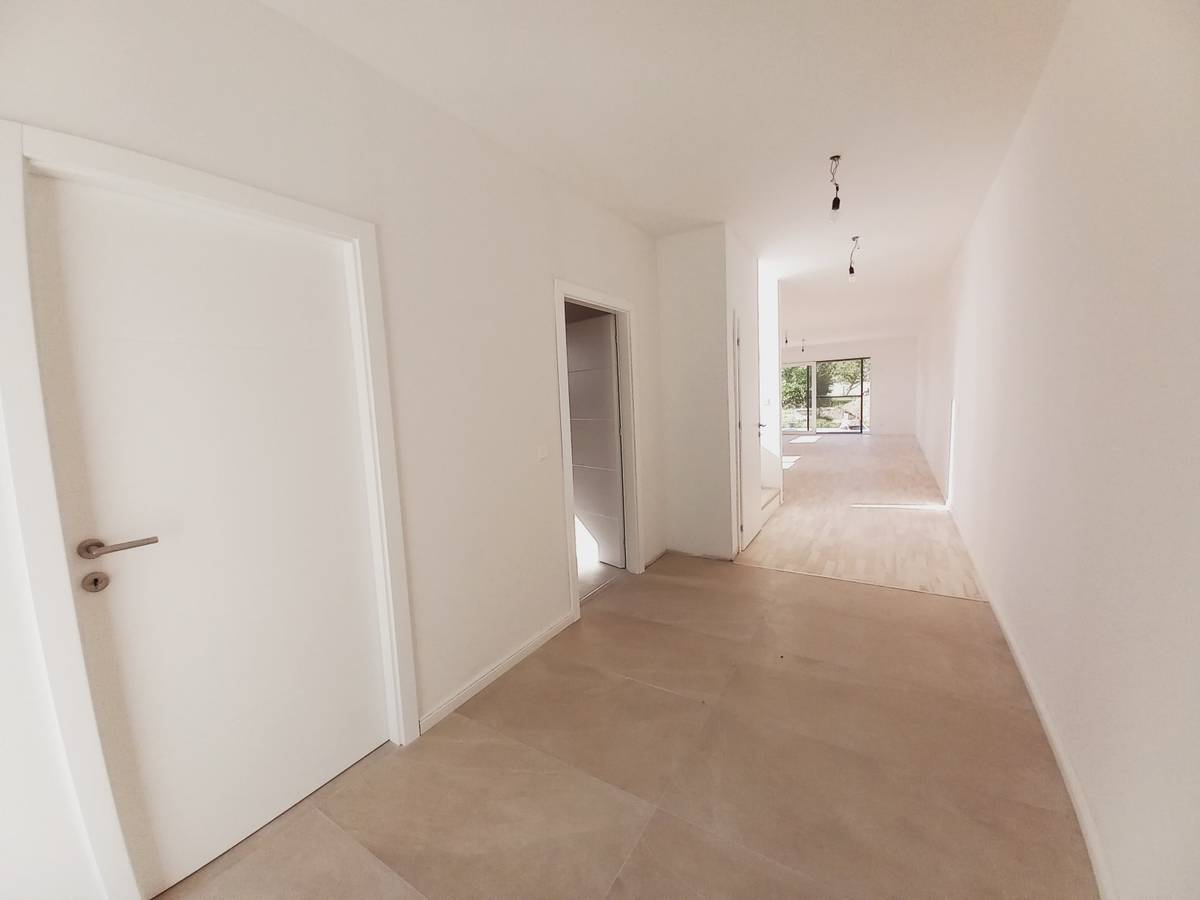 familienfreundliche, moderne Doppelhaushälfte mit großen Garten (VERKAUFT!) - Ansicht 2