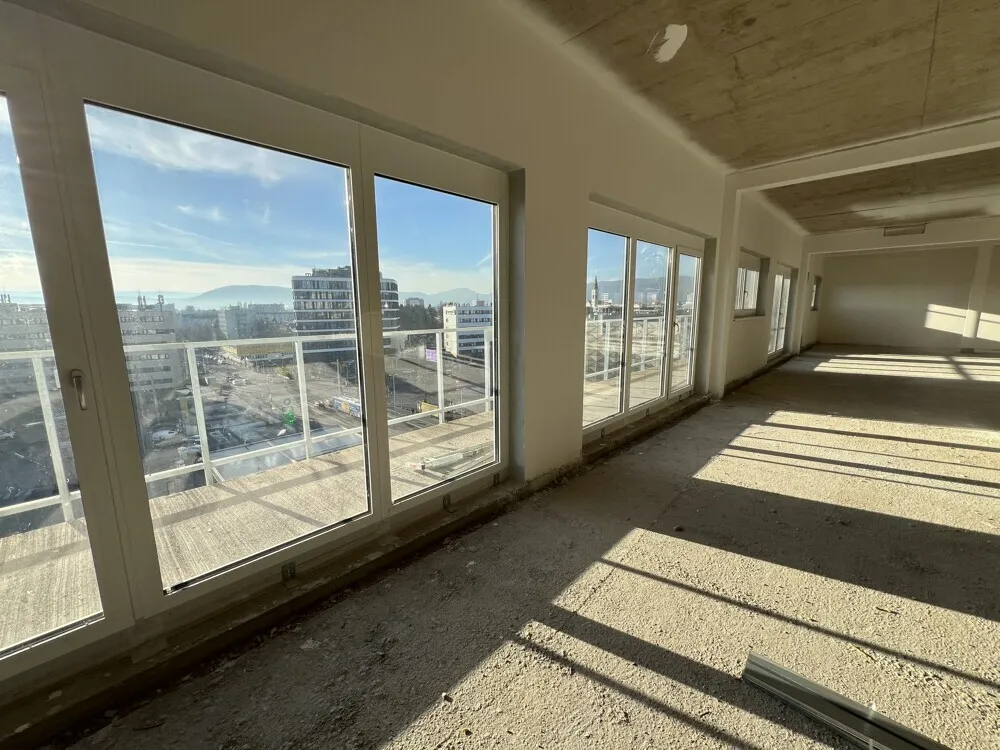 Schlüsselfertiges Büro mit Balkon – pohled 2