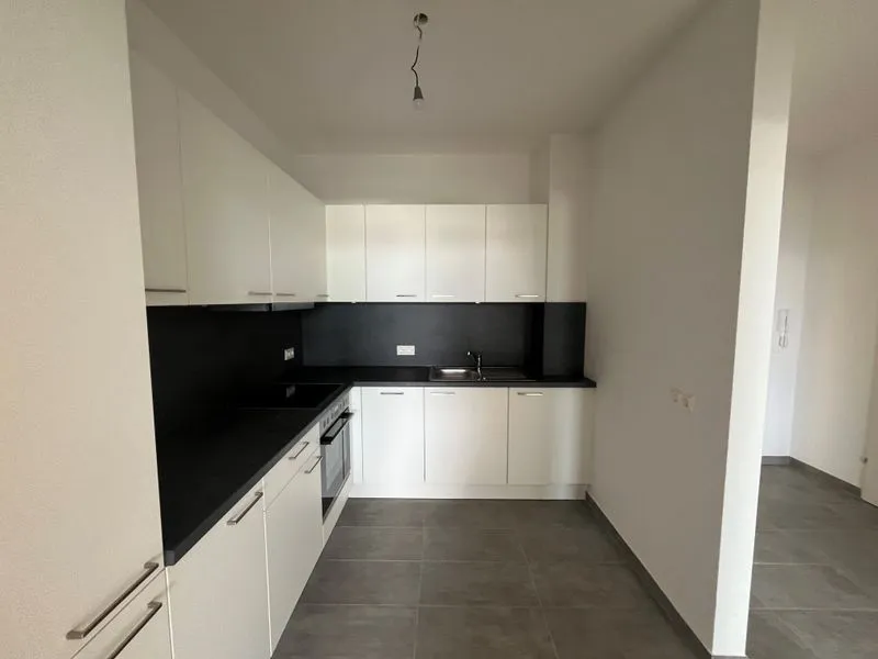 Freifinanzierte 2-Zimmer-Mietwohnung mit Schloßbergblick - Widok 2
