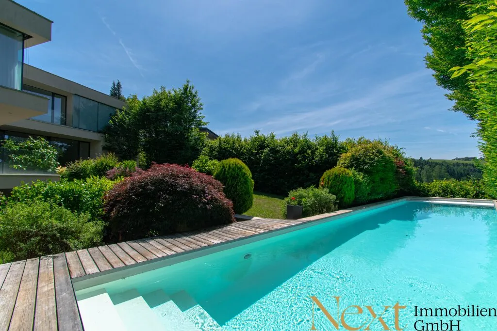 Architektur trifft Privatsphäre - exklusives Privatdomizil mit Wellnessbereich, Salzwasserpool in einer grünen Garten-Oase! - Ansicht 2