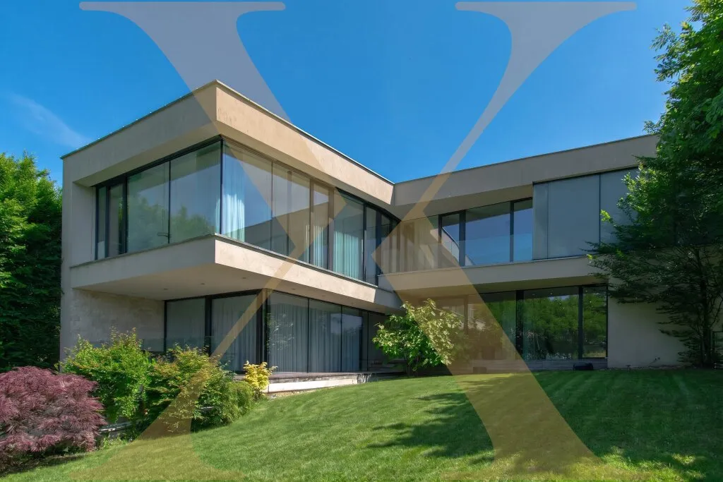 Architektur trifft Privatsphäre - exklusives Privatdomizil mit Wellnessbereich, Salzwasserpool in einer grünen Garten-Oase!, Eschelberg