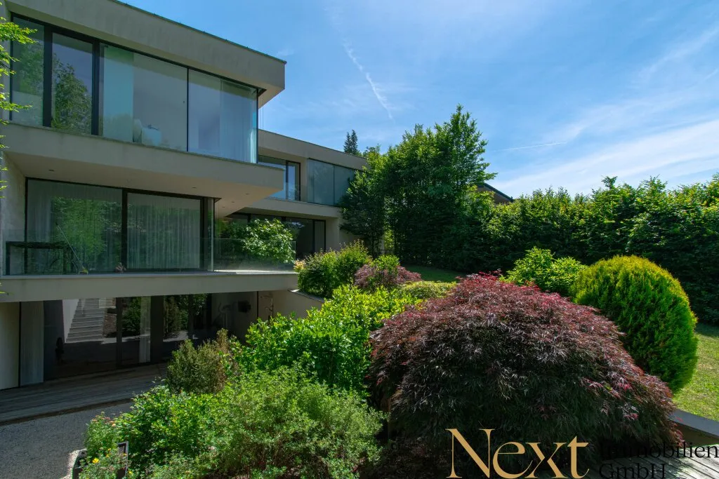 Architektur trifft Privatsphäre - exklusives Privatdomizil mit Wellnessbereich, Salzwasserpool in einer grünen Garten-Oase! - Ansicht 3