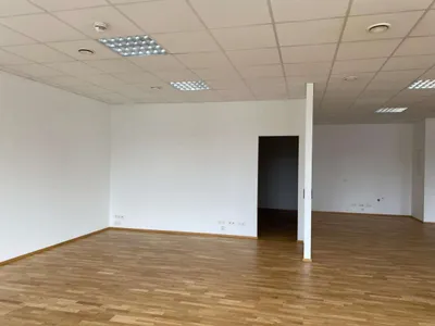 2-Zimmer-Gewerbeimmobilie mieten in Wels – 138 m², € 1.707 – Bild 5 von 7