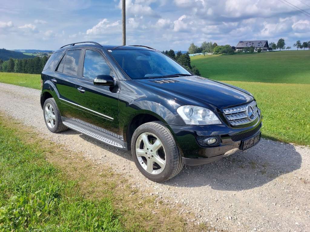 Mercedes-Benz M-Klasse ML 320 CDI 4MATIC Aut. DPF SUV / Geländewagen