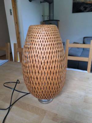 Tischleuchte, Bambus (Ikea Bja),  10,- (6184 St. Sigmund im Sellrain) -  willhaben