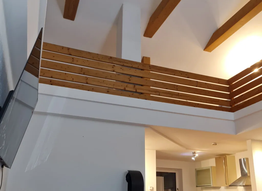 Besondere 146 m² Maisonette-Wohnung mit Loft-Charakter und Gartenanteil – pohled 3