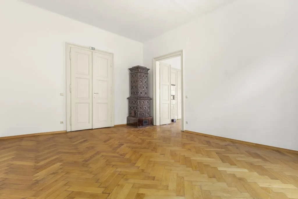 Altbaubüro mit Charakter & Blick auf die Klagenfurter Fußgängerzone - 146 m² - Ansicht 2