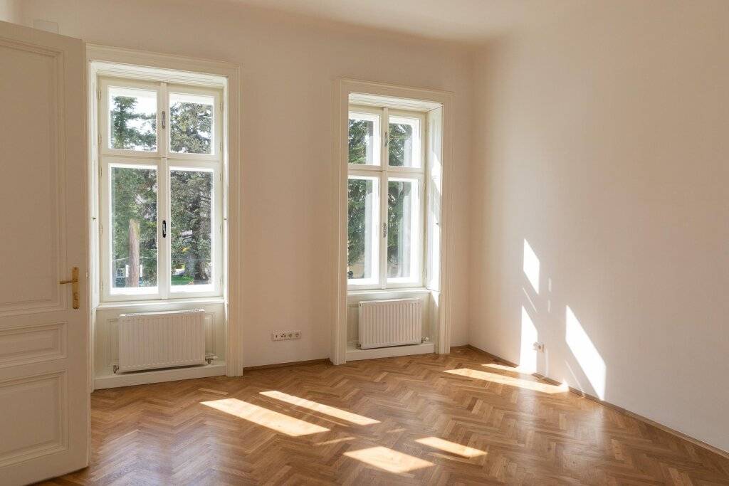 Traumhafte Villa mit ca. 1.000 m² Garten und Garage | hochwertig saniert | TOP PREIS! - View 2