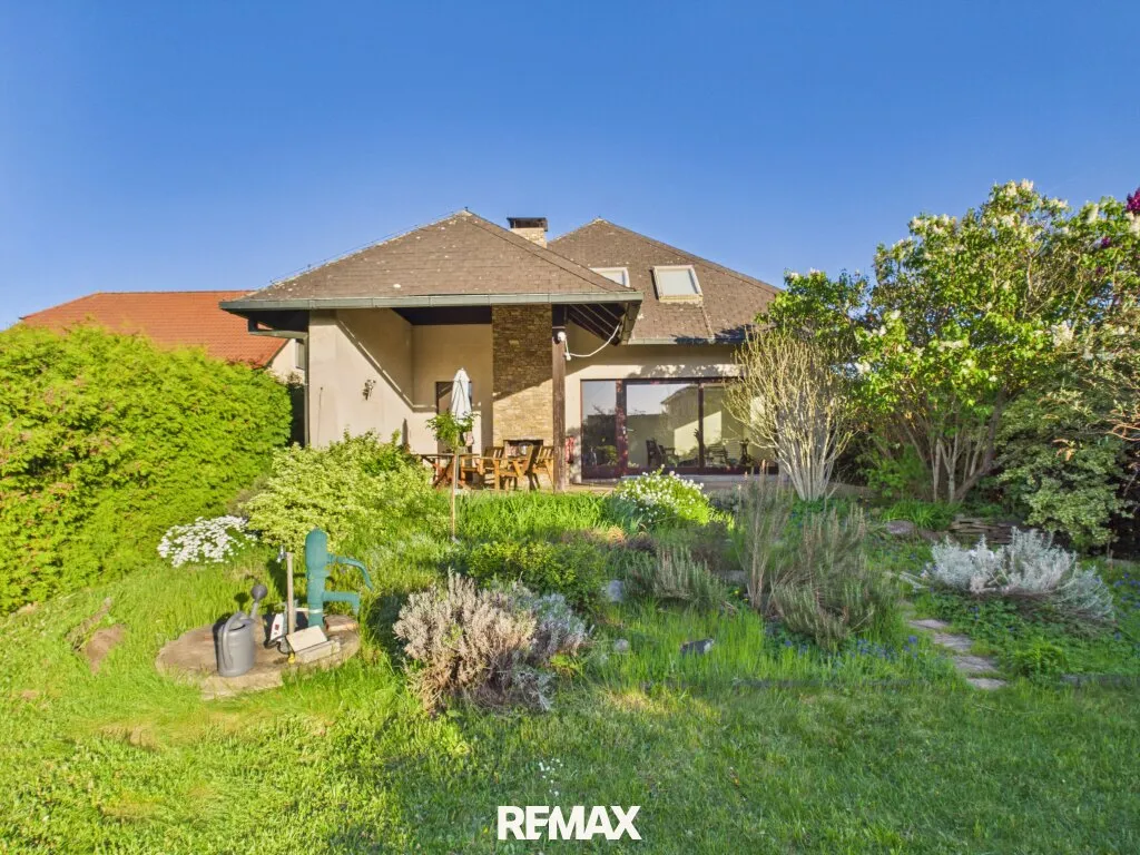 5-Zimmer-Haus in Gänserndorf mit Terrasse, Garage, Pool und geräumigen Keller, Gänserndorf