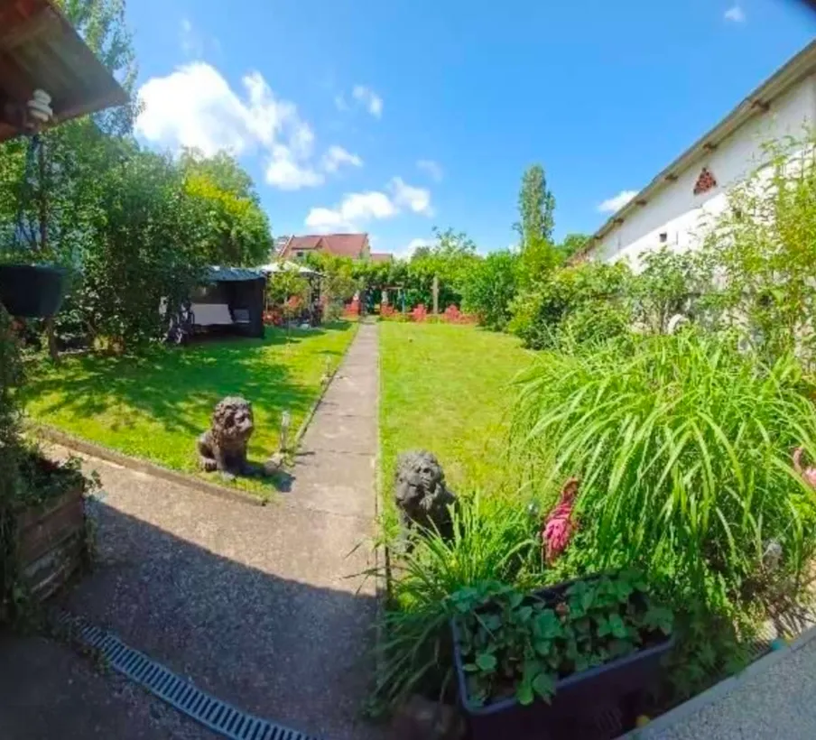 Haus in ruhiger Umgebung mit uneinsehbarem Garten (Provisionsfrei) - Ansicht 2