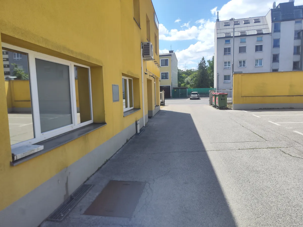 1110 Wien Helles Barrierefreies Geschäfslokal Direkt an der Hauptstraße mit 3 Parkplätzen zu Vermieten - Ansicht 2