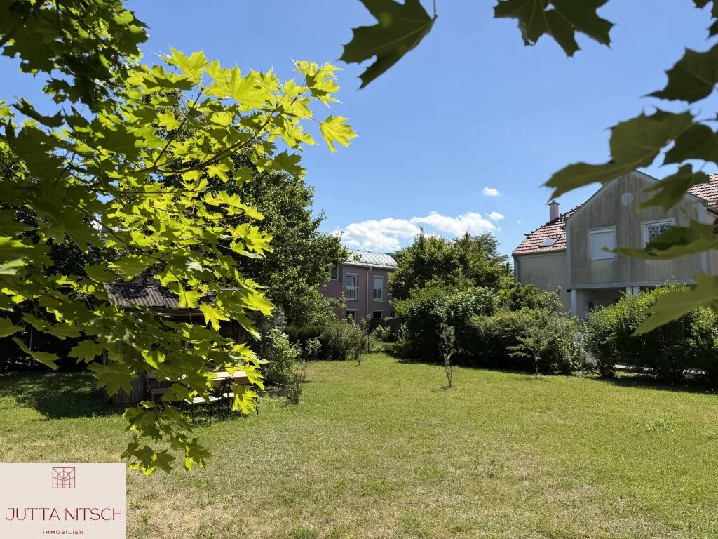 Ebenes, zentrales Sonnengrundstück in Baden, Baden