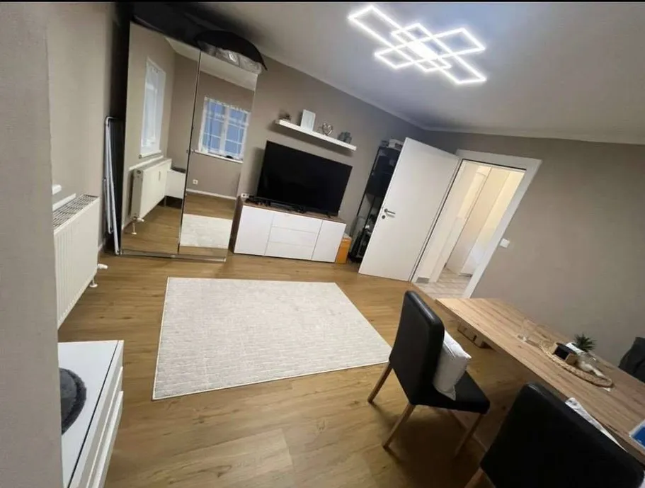 Charmante 2-Zimmer Wohnung mit neue Küche und Badezimmer, nähe Bus und S-Bahn Linie, 10 Minuten vom Stadtzentrum - Ansicht 3