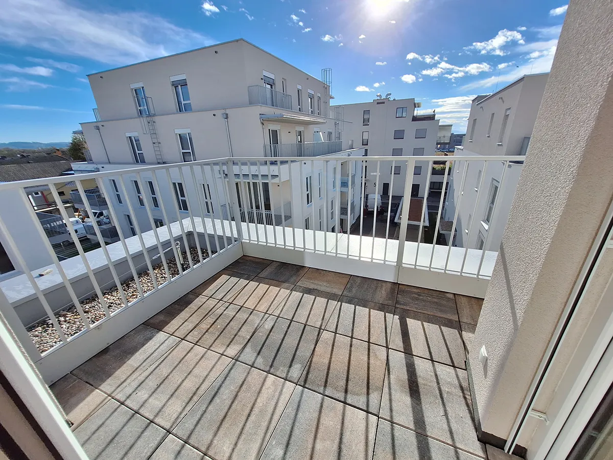 Neubauwohnung in Feldkirchen! 4-Zimmer-Wohnung mit Dachterrasse! Provisionsfrei + sofort verfügbar! - Ansicht 2