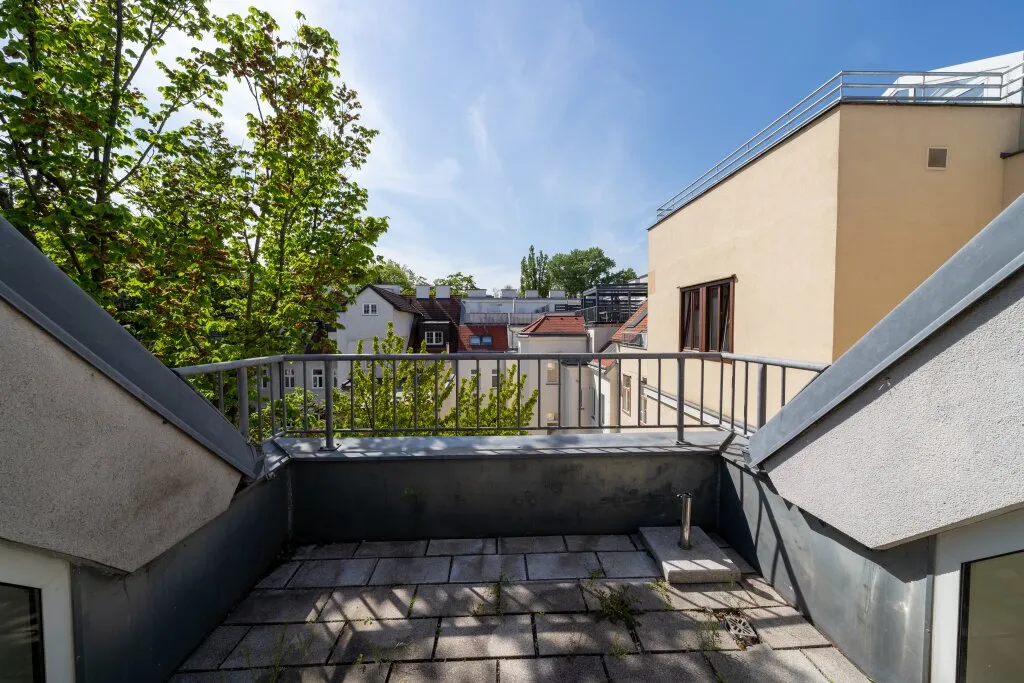 Absolut ruhige, stylische Dachgeschosswohnung mit Balkon und Gemeinschaftsdachterrasse nahe Schönbrunn - Ansicht 3