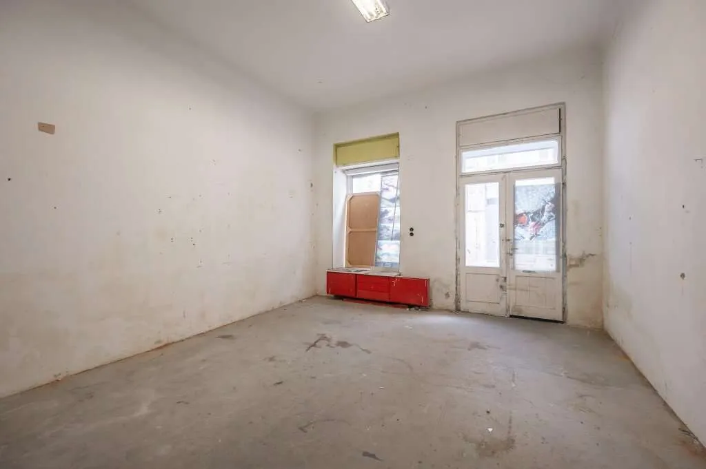 ++NEU++ Umbaupotenzial: sanierungsbedürftige 3-Zimmer Altbauwohnung im Erdgeschoss! – pohled 3