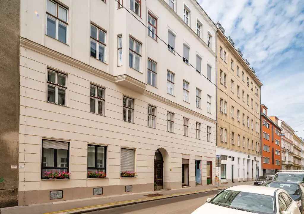 ++NEU++ Umbaupotenzial: sanierungsbedürftige 3-Zimmer Altbauwohnung im Erdgeschoss!, Wien