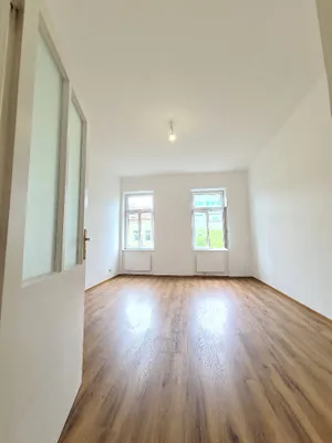 Sanierte Wohnung im 3. OG nahe U-Bahn + nahe Meiselmarkt | Hütteldorfer Straße (T17)