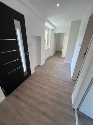 6-Zimmer-Gewerbeimmobilie kaufen in Hollabrunn – 196 m², € 329.000 – Bild 2 von 59