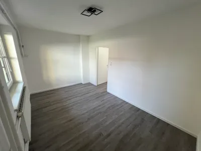 6-Zimmer-Gewerbeimmobilie kaufen in Hollabrunn – 196 m², € 329.000 – Bild 8 von 59