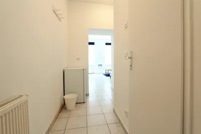 Sonnige, möblierte 1-Zimmer-Wohnung in zentraler Lage! Kurzzeitvermietung! – Bild 2