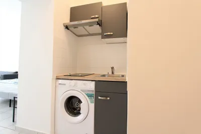 Sonnige, möblierte 1-Zimmer-Wohnung in zentraler Lage! Kurzzeitvermietung! – Bild 3