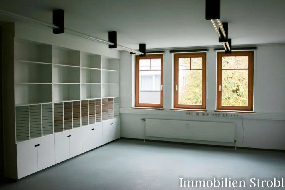 Tolles Büro im Zentrum von Seekirchen am Wallersee zu mieten - Ansicht 2