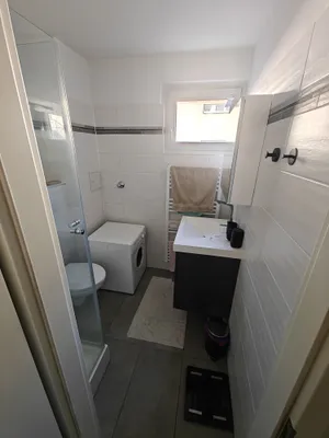 Perfekt geschnittene 1-Zimmer-Wohnung mit 6m2 Loggia in ruhiger Lage im 20. Bezirk – Bild 2