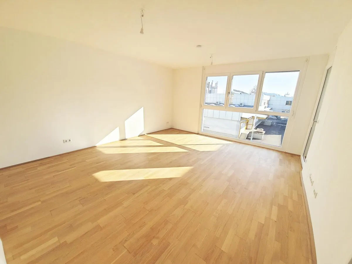Helle 2-Zimmer-Wohnung mit Loggia in der Koloniestraße! – pohled 2