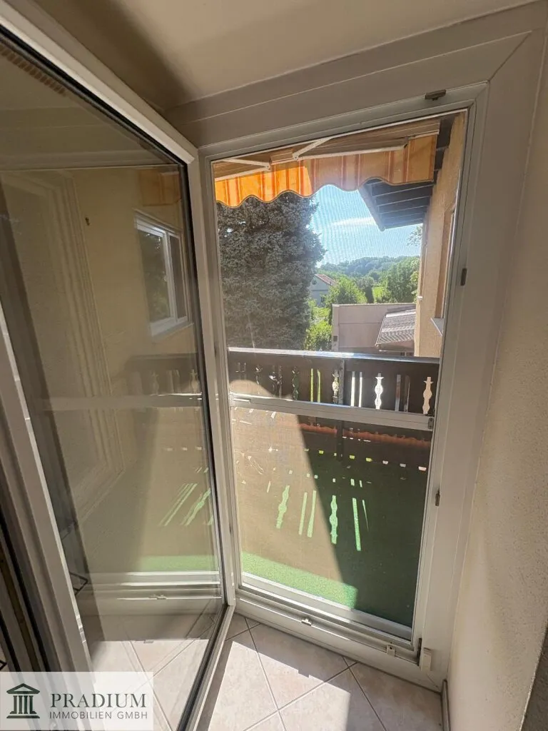 Stilvolle Anlegerwohnung mit Balkon und Grünblick - Ansicht 2