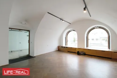 Gewerbeimmobilie mieten in Ried im Innkreis – 180 m², € 2.400 – Bild 3 von 13