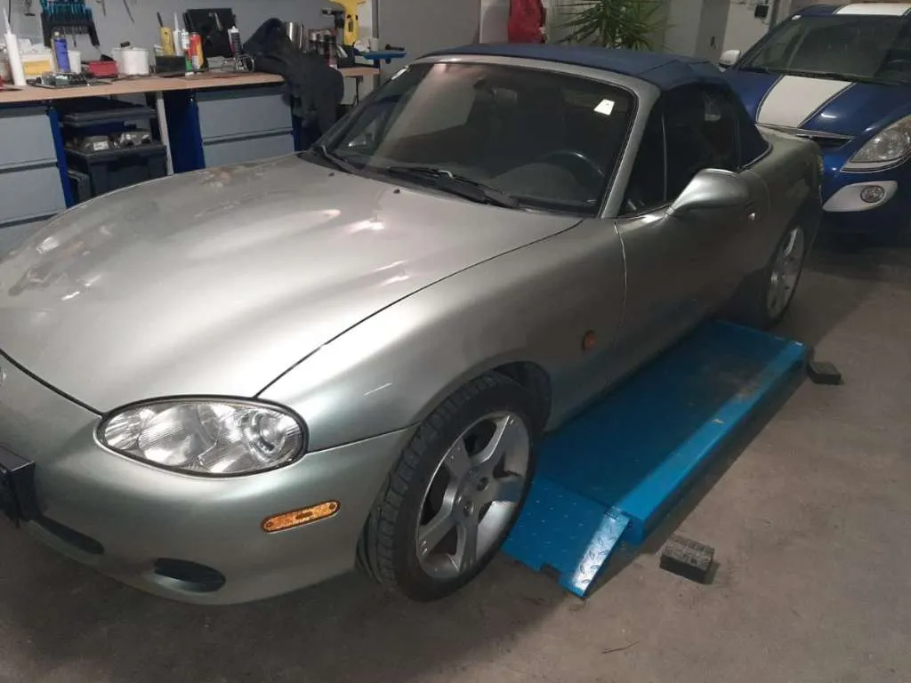 Mazda Mx-5 2003 photo 3