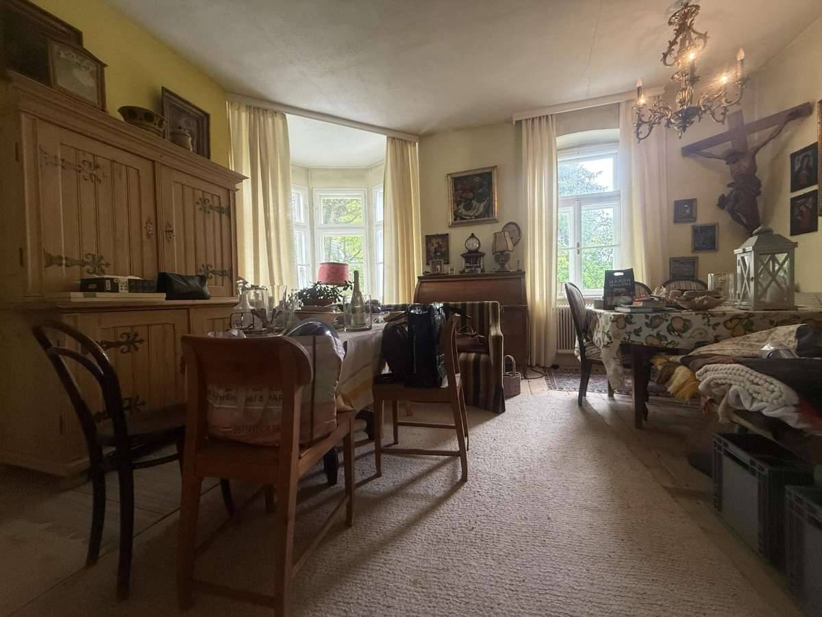 Renovierungsbedürftiger Wohntraum in stilvoller Villa – pohled 3