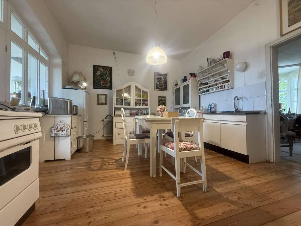 Renovierungsbedürftiger Wohntraum in stilvoller Villa – pohled 2