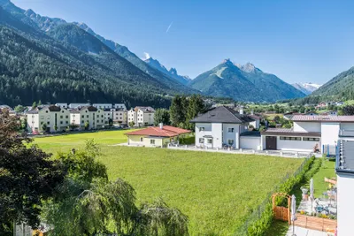 3-Zimmer-Wohnung mieten in Innsbruck-Land – 70 m², € 2.000 – Bild 2 von 7