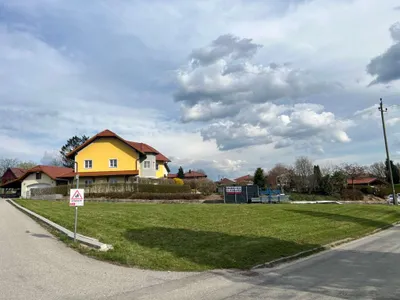 Grundstück kaufen in Grieskirchen – 834 m², € 59.300 – Bild 1 von 2